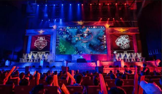 倍感振奋 倍感振奋